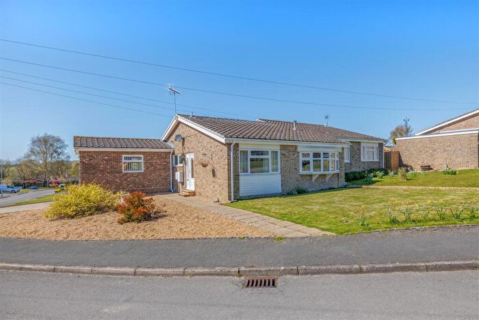 4 Bedroom Semi-Detached Bungalow For Sale In Chichester Road, Halesworth, IP19