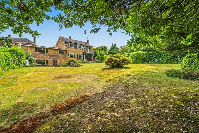 3 Bedroom Detached House For Sale In Hardinge Avenue, Southborough, Tunbridge Wells, TN4