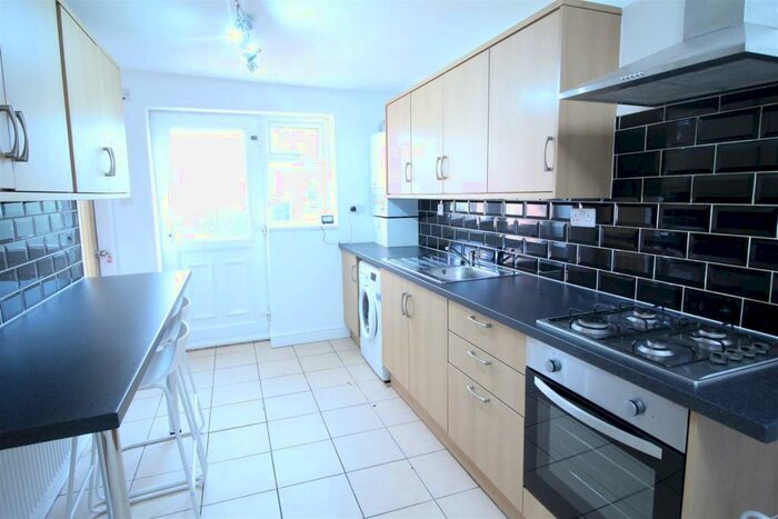 5 Bedroom Semi-Detached House To Rent In **&#;ppw Excluding Bills ** Western Boulevard, Nottingham, NG8