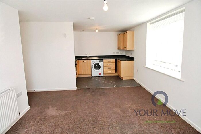 2 Bedroom Flat To Rent In Greenkeepers Road, Great Denham, Bedford, Bedfordshire, MK40
