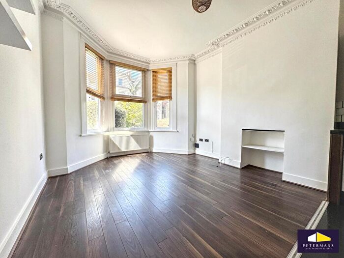 2 Bedroom Flat To Rent In Romola Road, London, SE24