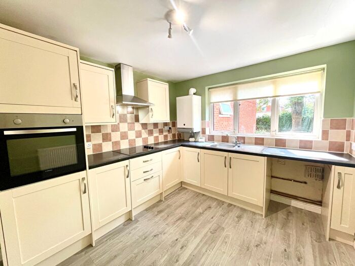 2 Bedroom Flat To Rent In Farr Drive, Coventry, CV4