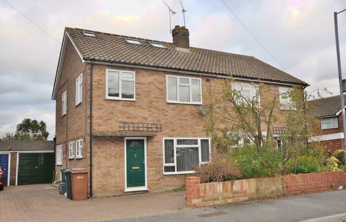 4 Bedroom Semi-Detached House To Rent In Gordon Road, Chelmsford, CM2
