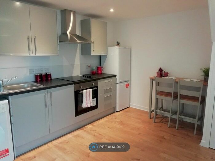 1 Bedroom Flat To Rent In North Street, Cannock, WS11