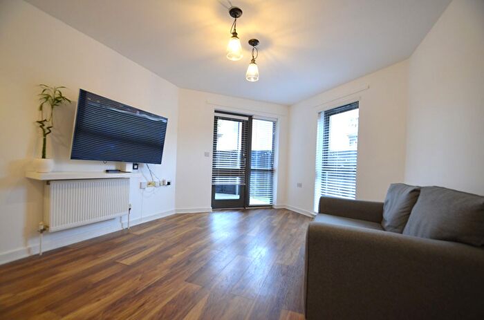 1 Bedroom Flat To Rent In Lewin Terrace, Feltham, TW14