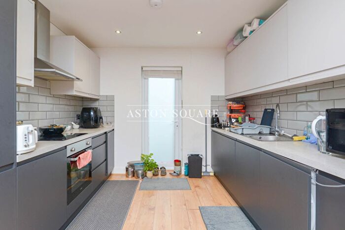 2 Bedroom Flat To Rent In Plantagenet Road, Barnet, EN5