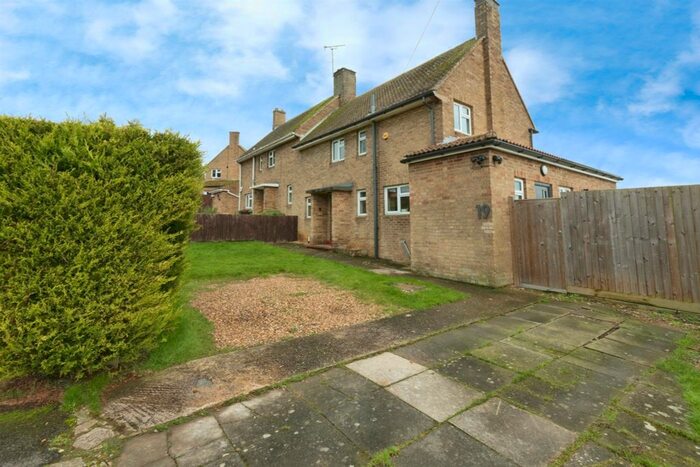 3 Bedroom Semi-Detached House For Sale In Willow Lane, Stanion, Kettering, NN14