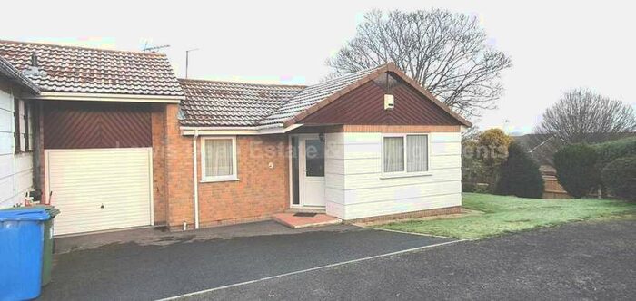 2 Bedroom Bungalow To Rent In Two Bedroom Bungalow - Garage, Garden & Conservatory, BH15