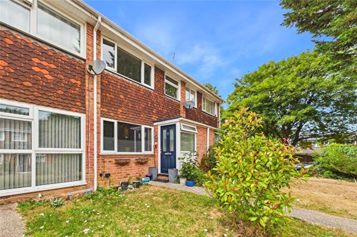 3 Bedroom Terraced House For Sale In Stratton Road, Basingstoke, Hampshire, RG21