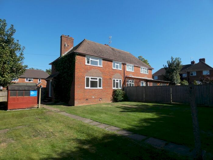 2 Bedroom Semi-Detached House To Rent In Wood Lane, Farnborough, GU14