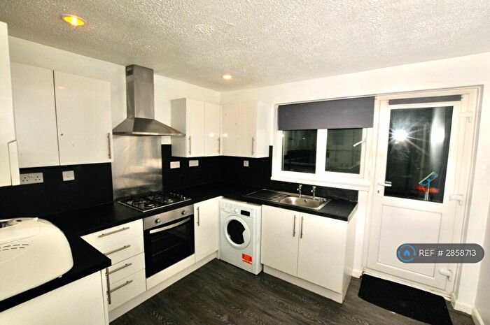 2 Bedroom Flat To Rent In Florence Place, Plymouth, PL4