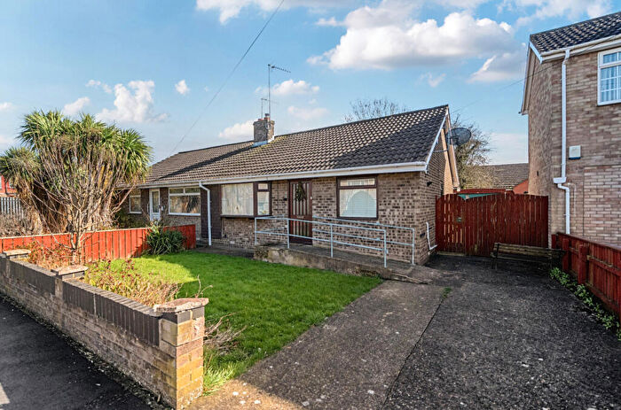 2 Bedroom Bungalow For Sale In Sylvia Close, Hull, HU6