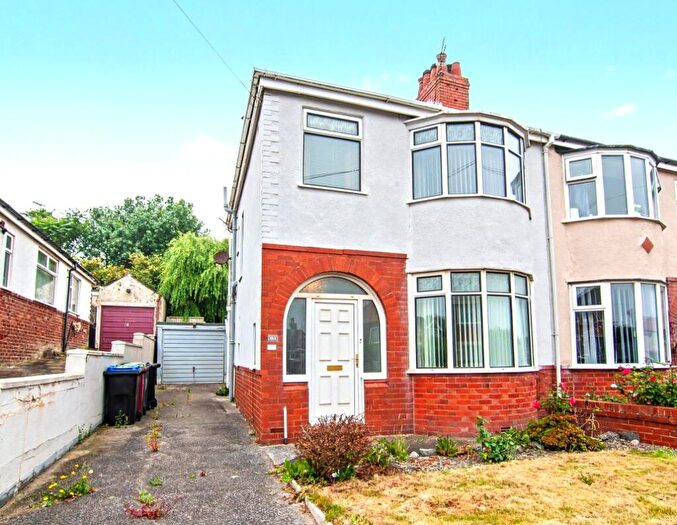 3 Bedroom Semi Detached House For Sale In Beaufort Avenue, Bispham, Blackpool, FY2