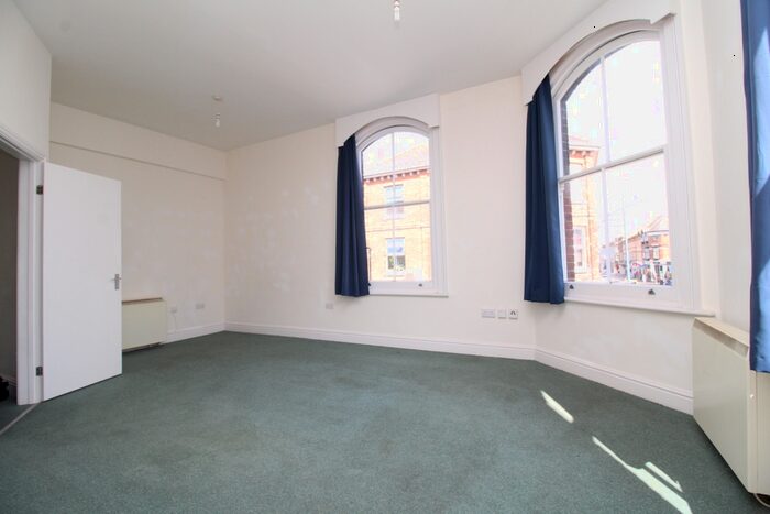 1 Bedroom Flat To Rent In Rolle Street, Exmouth, Devon, EX8