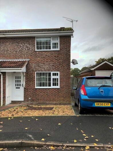 2 Bedroom Semi-Detached House To Rent In Farriers Way, Waterlooville PO7