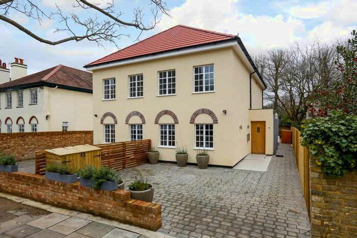 5 Bedroom Semi-Detached House To Rent In Arlington Road, Twickenham, TW1