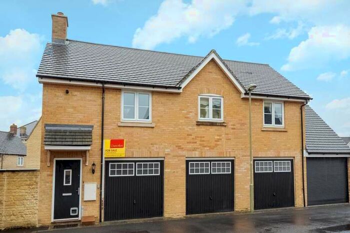 2 Bedroom Maisonette Flat To Rent In Carterton, Oxfordshire, OX18
