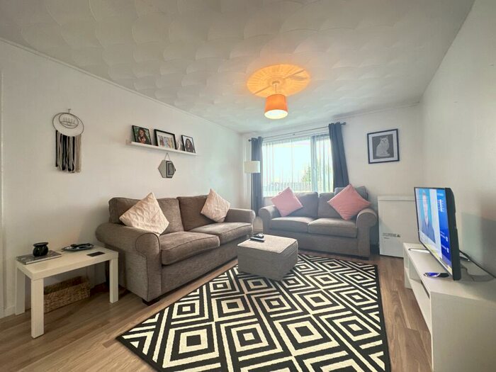 2 Bedroom Flat To Rent In Woodclose Road, Chelmsley Wood, B37