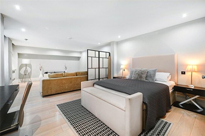 Studio To Rent In Curzon Street, London, W1J