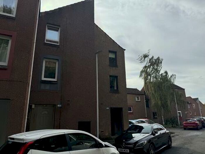 3 Bedroom Town House To Rent In Ladywell Avenue, Dundee, DD1