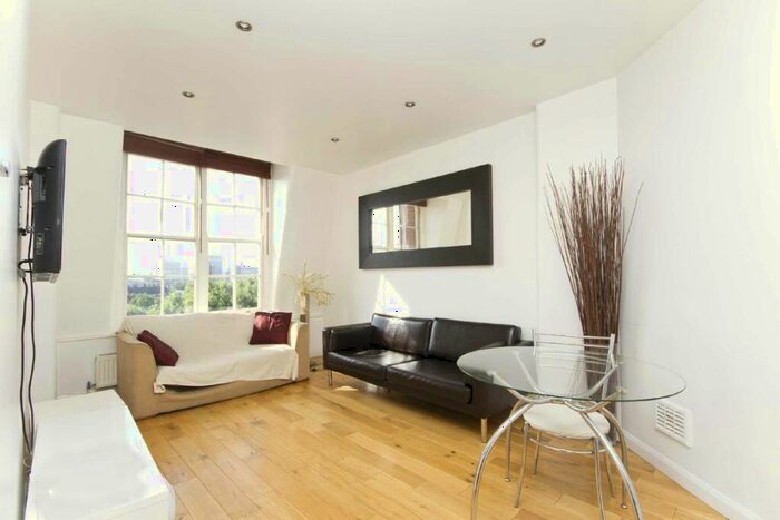 2 Bedroom Flat To Rent In Grove End Road, St Johns Wood, NW8