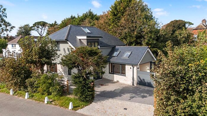 3 Bedroom Detached House For Sale In Sea Lane Gardens, Ferring, Worthing, BN12