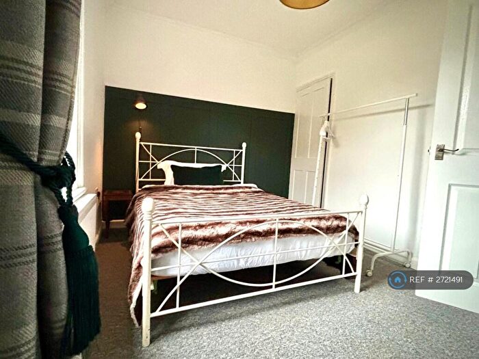 3 Bedroom End Of Terrace House To Rent In Hawk Cottage, Reading, RG1