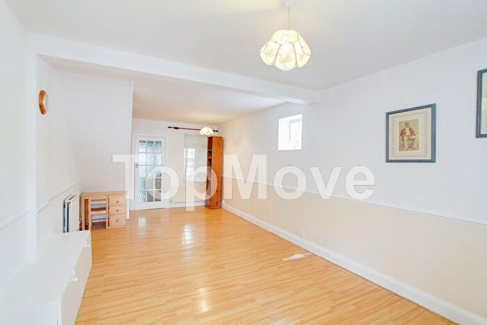 2 Bedroom Terraced House To Rent In Napier Road, Croydon, CR2
