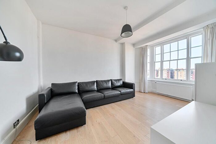 2 Bedroom Flat For Sale In Queens Court, Queensway, London, W2