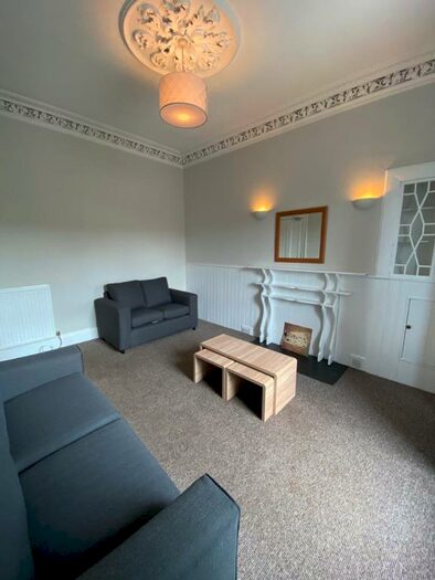 3 Bedroom Flat To Rent In Montgomery Street, Hillside, Edinburgh, EH7