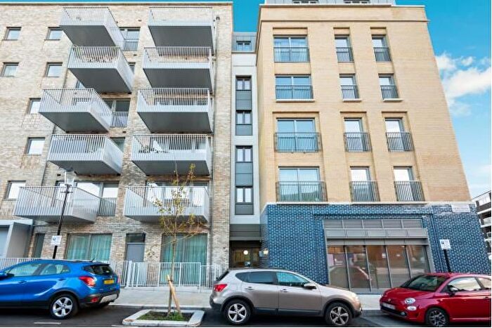 1 Bedroom Flat To Rent In Wheatstone Gardens, London, W10