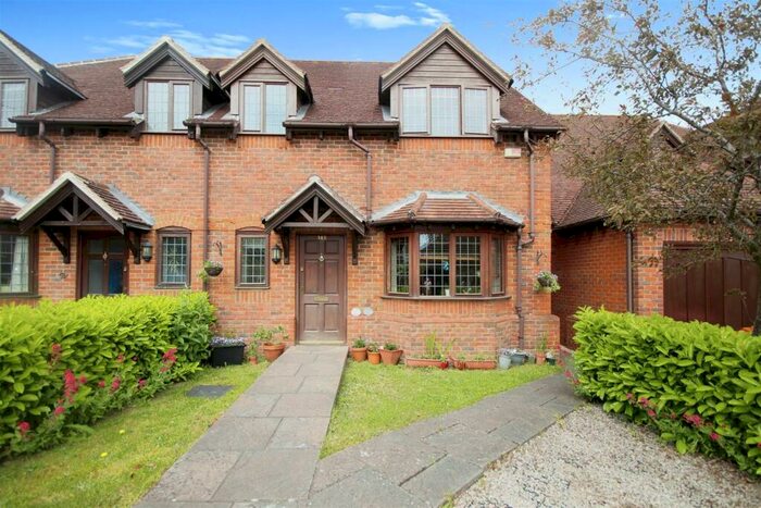 3 Bedroom Semi-Detached House To Rent In The Ridgeway, Woodley, Reading, RG5