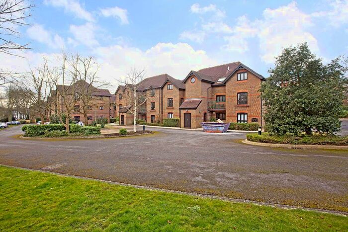 2 Bedroom Flat To Rent In Sheet Street, Windsor, SL4