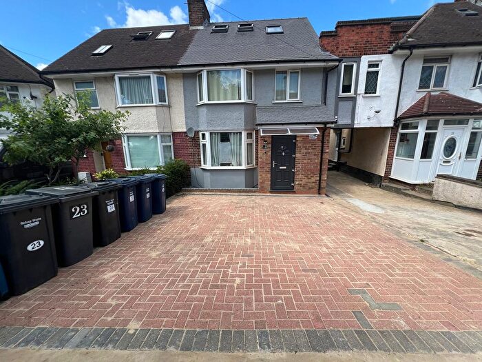 1 Bedroom Semi-detached House To Rent In Selborne Gardens, London, NW4