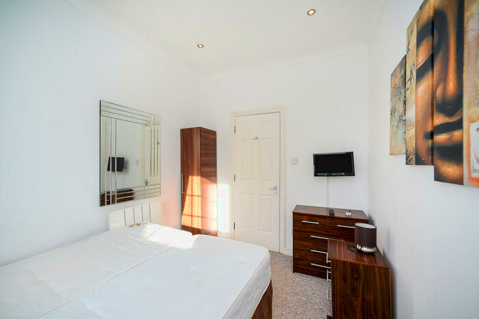2 Bedroom Apartment To Rent In The Octagon, Brighton Marina, BN2