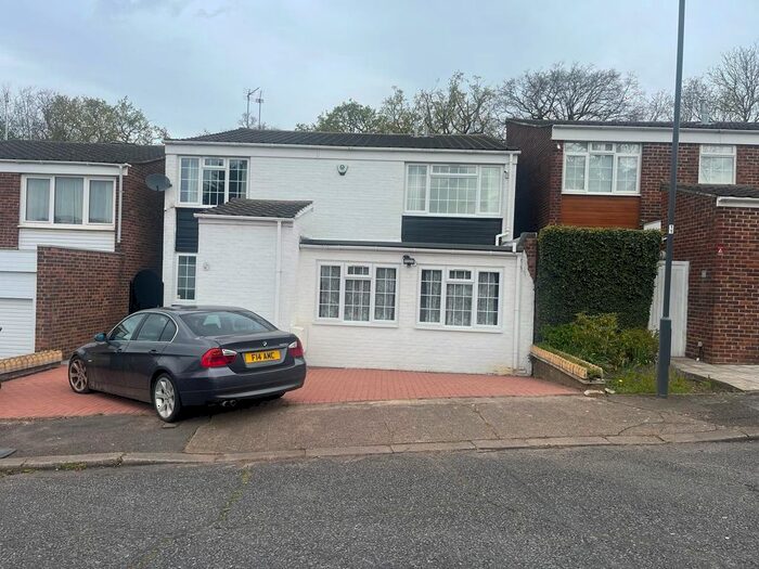 4 Bedroom Detached House To Rent In Kynaston Wood, Harrow, HA3