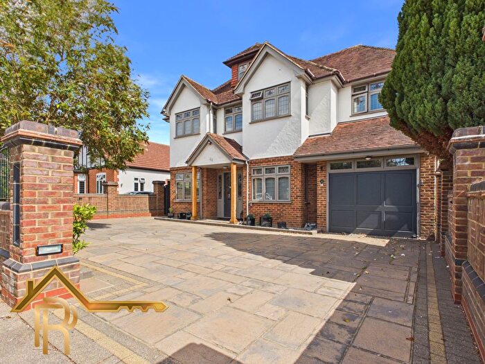 6 Bedroom Detached House For Sale In Grosvenor Gardens, Upminster, RM14