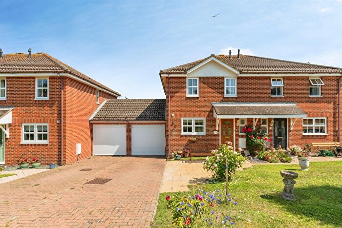 3 Bedroom Semi-Detached House For Sale In Ellis Close, Hastings, TN34
