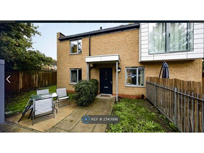 2 Bedroom Flat To Rent In Ash Close, Isleworth, TW7