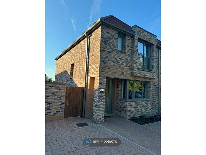 3 Bedroom Semi-Detached House To Rent In Mc Lean Drive, Oxford, OX3