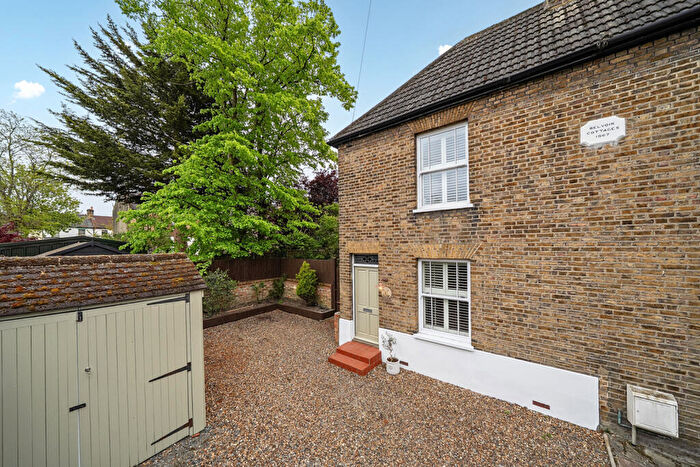 3 Bedroom Cottage For Sale In Alma Road, Sidcup, DA14