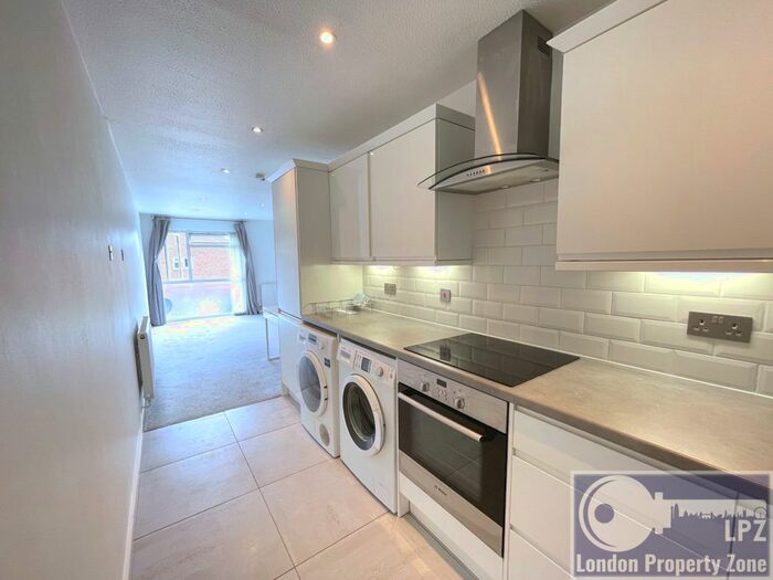 1 Bedroom Maisonette To Rent In Beeton Close, Hatch End, Pinner, HA5