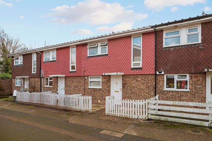 2 Bedroom Terraced House For Sale In Smith Street, Surbiton, KT5