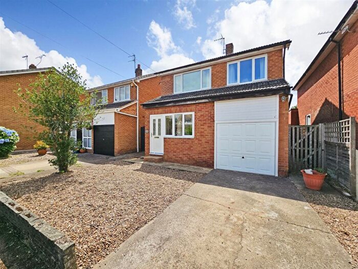 3 Bedroom Detached House For Sale In Thorpe Lea, Gunthorpe, Nottingham, NG14