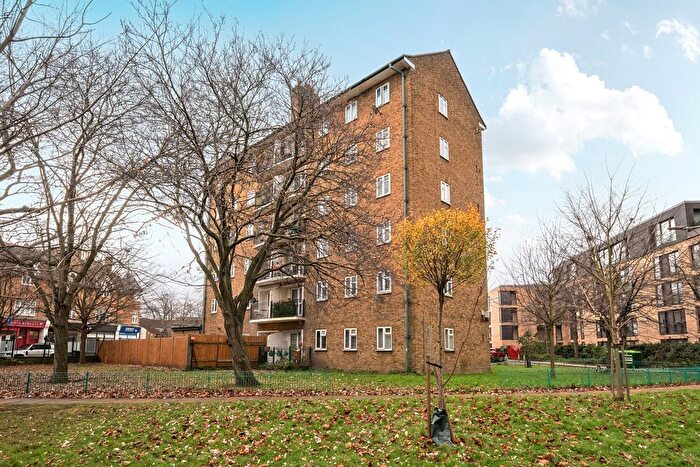 3 Bedroom Flat For Sale In Lambeth Walk, London, SE11