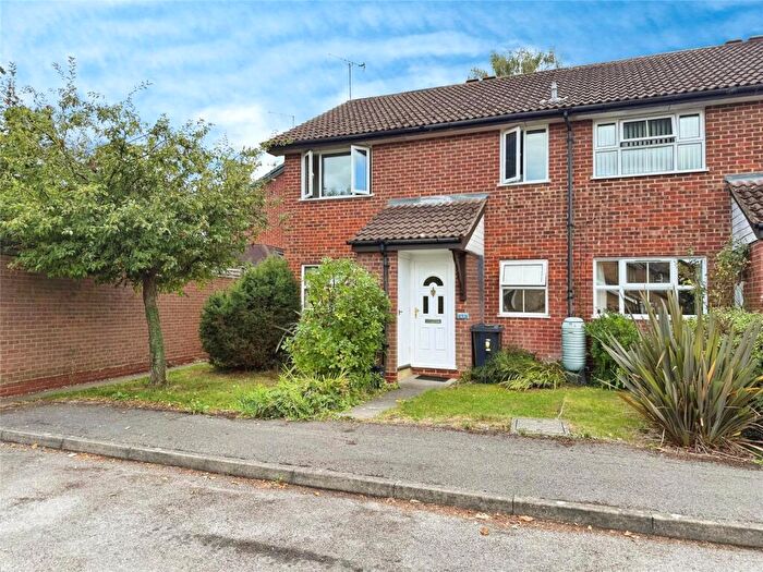 1 Bedroom Maisonette For Sale In Kesteven Way, Wokingham, Berkshire, RG41