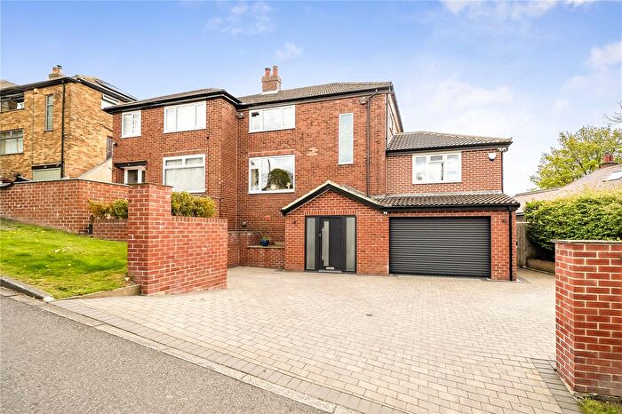 4 Bedroom Semi-Detached House For Sale In Rufford Ridge, Yeadon, Leeds, West Yorkshire, LS19