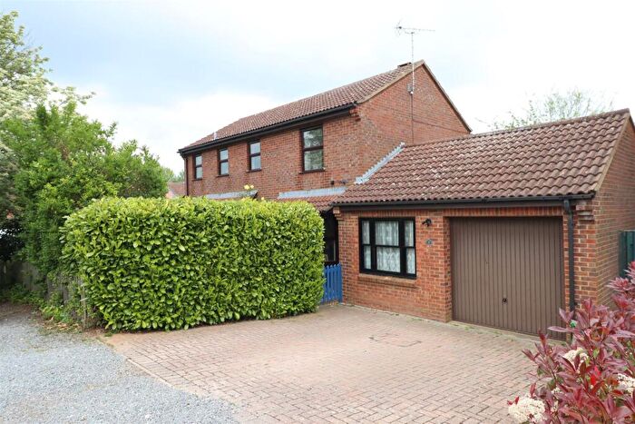 4 Bedroom Detached House For Sale In Hatchlands, Great Holm, Milton Keynes, MK8