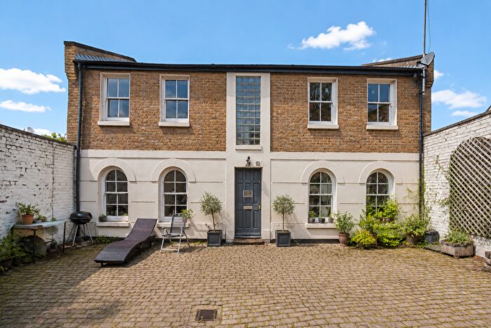 4 Bedroom Block Of Apartments For Sale In White Horse Lane, Stepney Green, E1