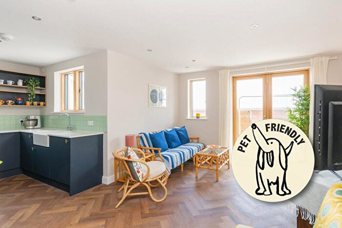 2 Bedroom Flat To Rent In Water Lilies, Kings Weston, BS11